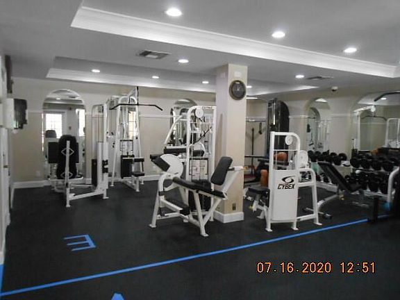 4th image of 720 S Sapodilla Ave APT 214