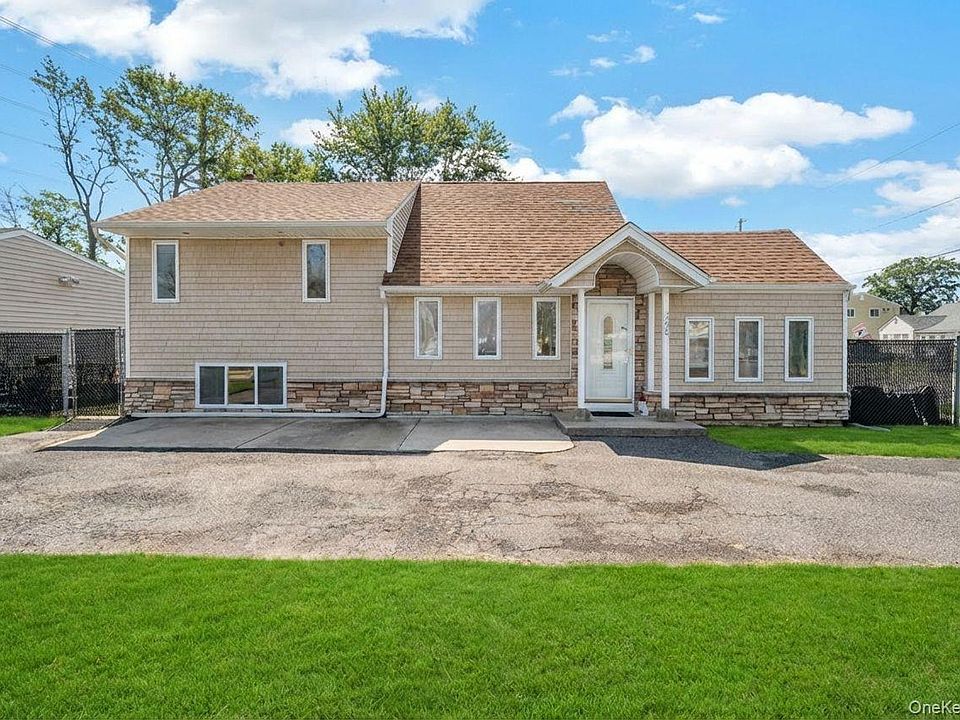 1st image of 266 Ronkonkoma Avenue