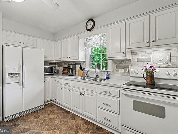 5th image of 7020 Jefferson St