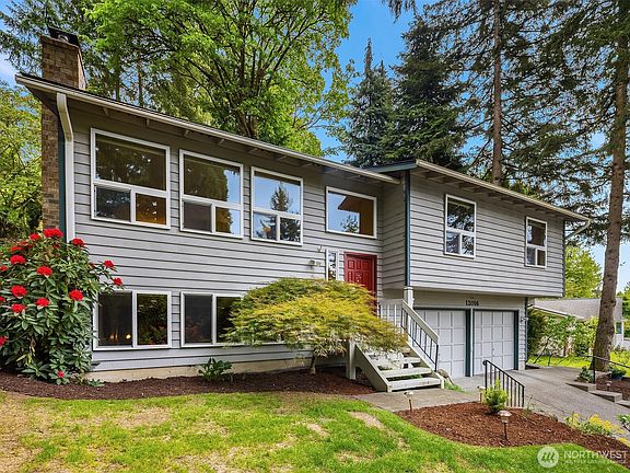 3rd image of 12016 106th Avenue NE