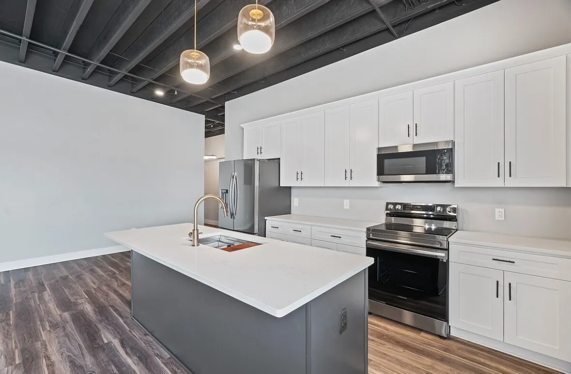 125 E Prince St — Photo 3