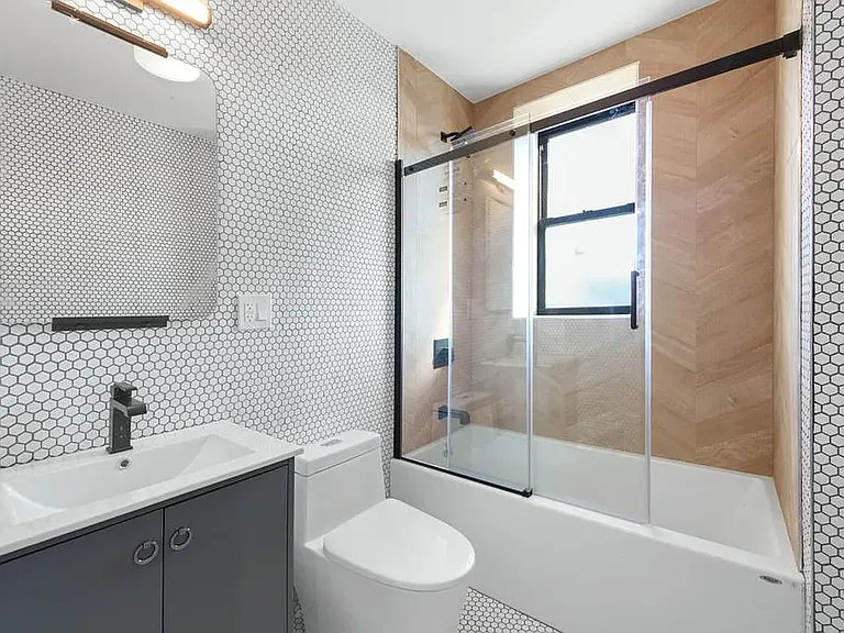 6018 24th Ave #3 — Photo 7