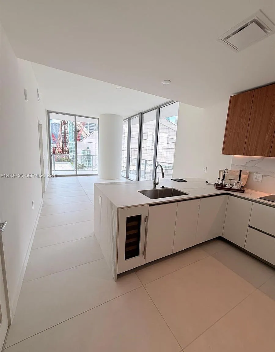 2 bed, 2.0 bath, 1303 sqft, $6,800 — Photo 3