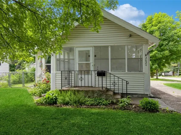 2624 60th St, Des Moines, IA 50322