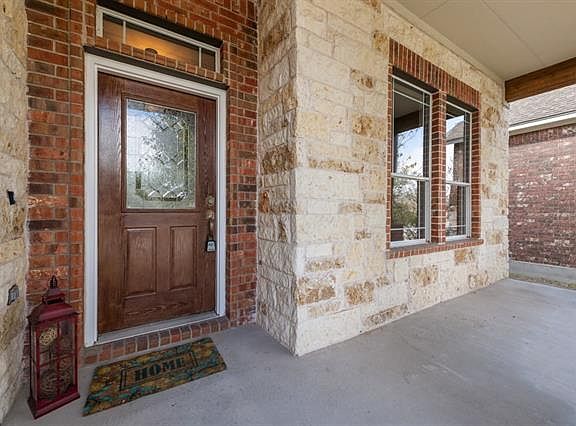 4th image of 727 Edwards Walk Dr