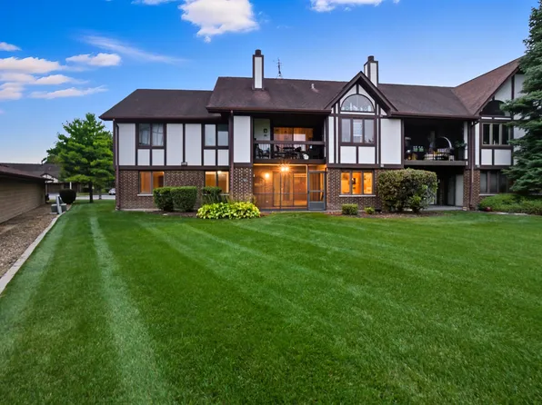 6740 180th St APT 1E, Tinley Park, IL 60477