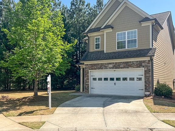 2nd image of 1102 Blackstone Court
