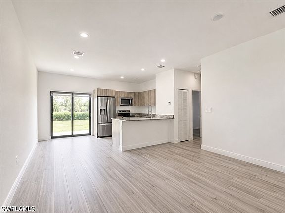 3rd image of 8033 Melody Cir