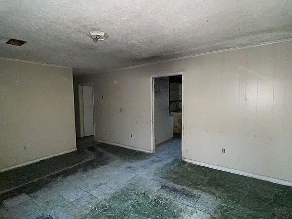 5th image of 704 Cleveland St