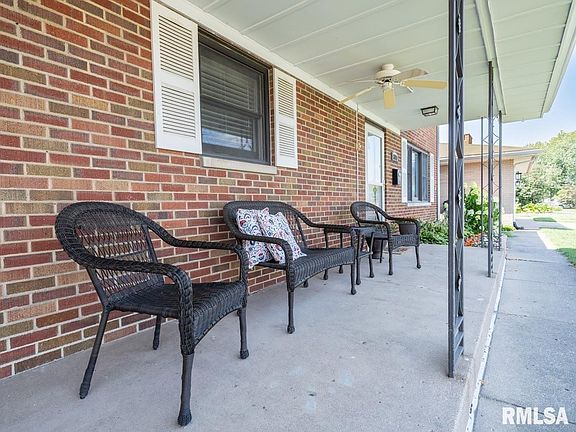 4th image of 3311 N Twelve Oaks Dr