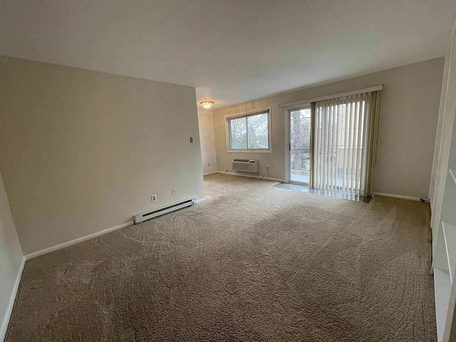 2 bed, 850 sqft, $2,475 — Photo 4