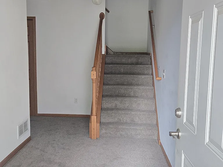 6739 Pine Crest Trl S — Photo 2