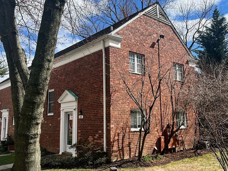3322 Martha Custis Dr — Photo 1