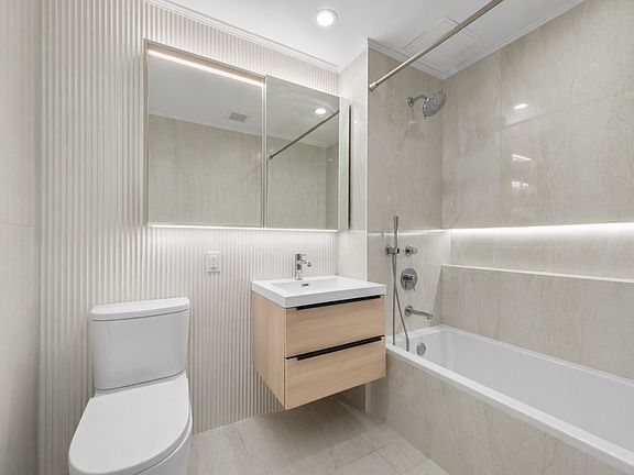 5th image of 31-27 Crescent St #2