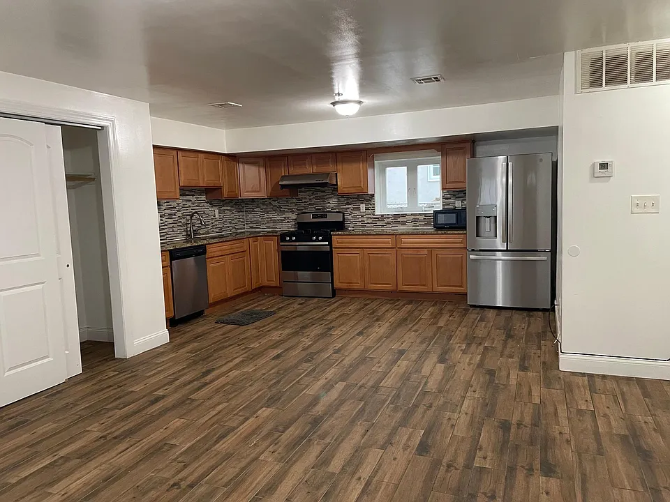 25 Stanton St #1