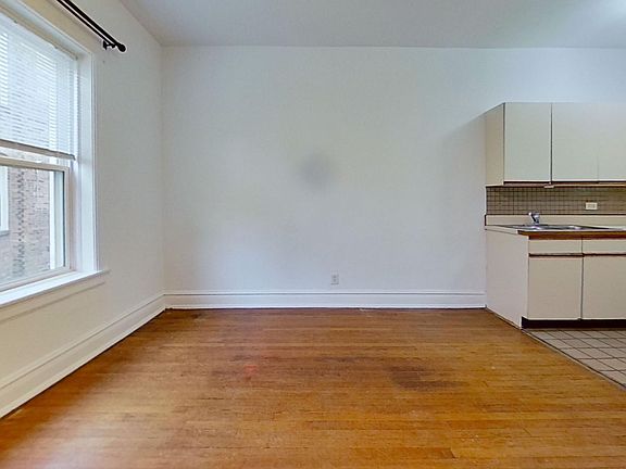 4th image of 4649 N Malden St #4651-2W