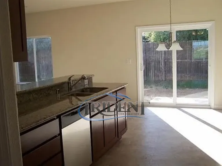 2092 Moss Glen Loop — Photo 5