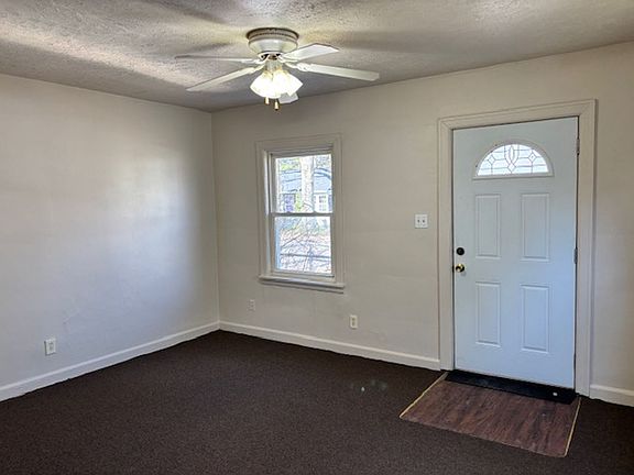 4th image of 925 Stanley Ave