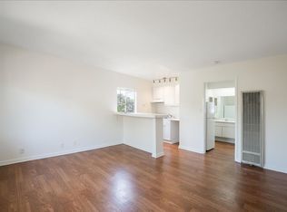 7100-7104 1/2 Kittyhawk Ave #7102, Los Angeles, CA 90045