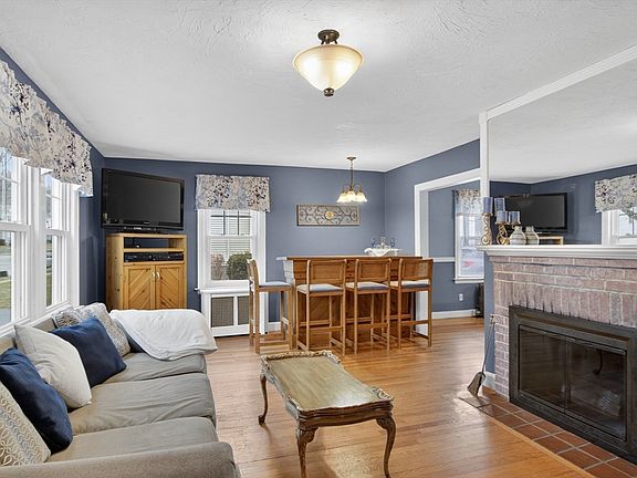 2nd image of 51 Brantwood Rd
