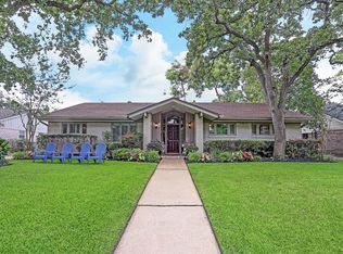 10042 Briar Rose Dr, Houston, TX 77042