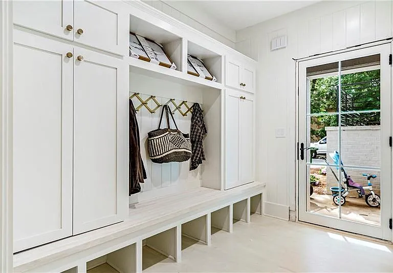538 Park Dr NE — Photo 47