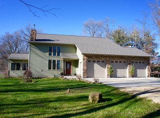 S2039 County Road V, Reedsburg, WI 53959