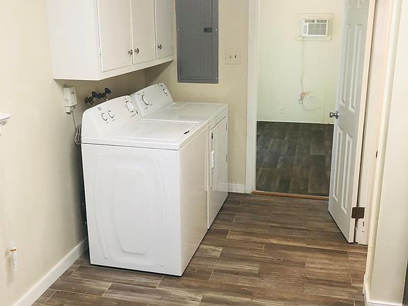 3rd image of 8516 Bentridge Ln