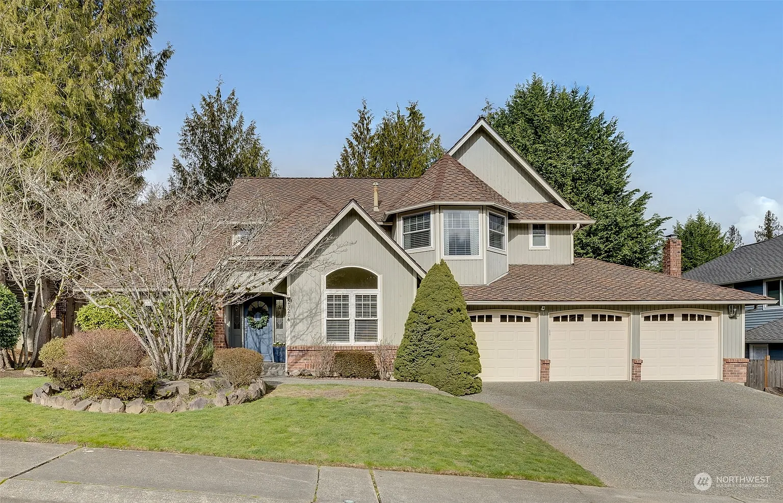23206 NE 18th Place photo 1