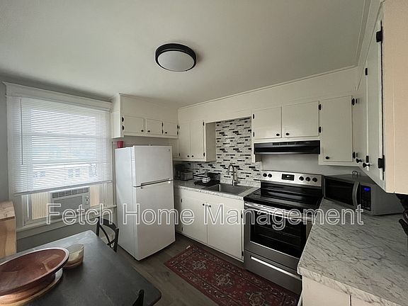 5th image of 834 W Main St #834A