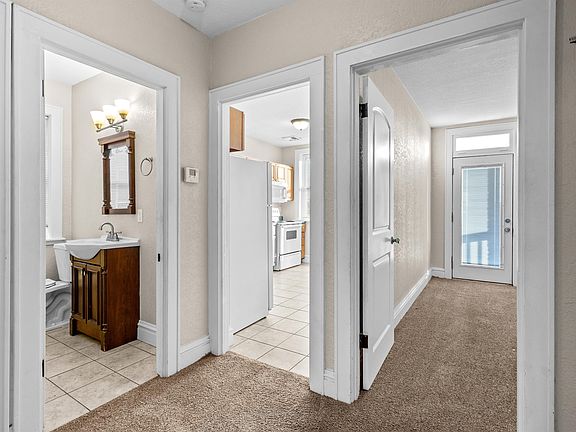5th image of 5068 Lindenwood Ave #2F
