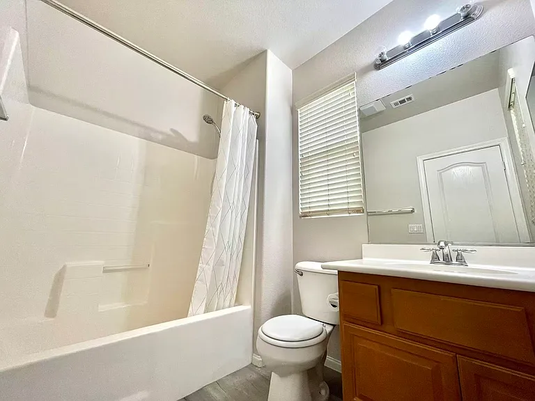 2nd floor bathroom1