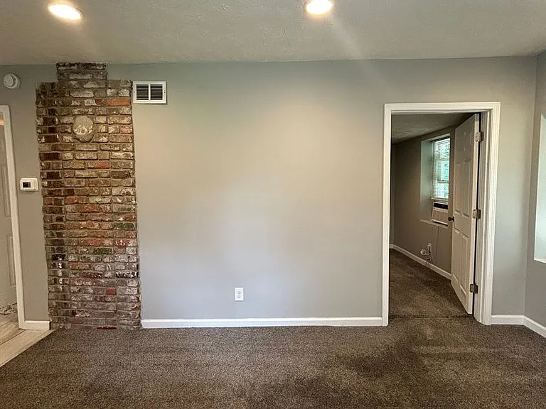 1101 Bancroft St — Photo 2