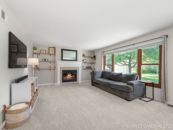 5th image of 948 Wellington Ct