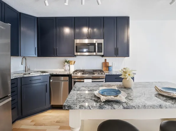 2530 1st Ave S #N207, Minneapolis, MN 55404