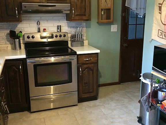2nd image of 3923 Staatz Dr
