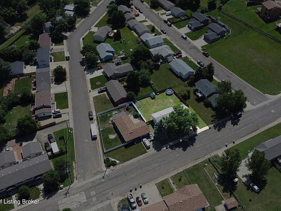 5th image of 744 4th Ave E