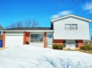 706 Terry Rd, Glendale Heights, IL 60139