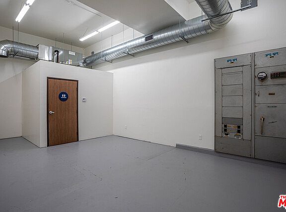 3rd image of 6025 Santa Monica Blvd Suite 101