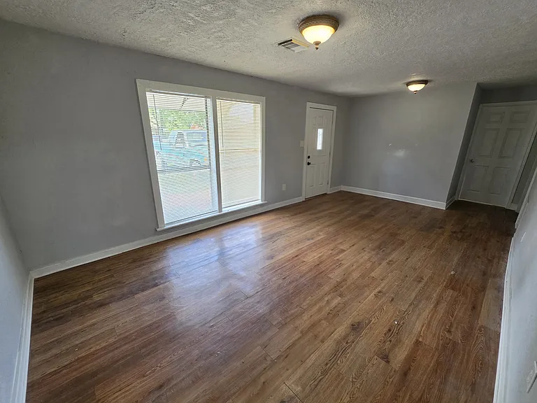 7706 Thurow St — Photo 2