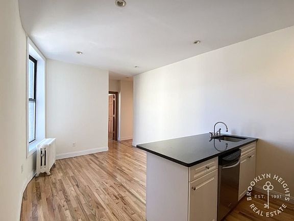 3rd image of 568 Pacific St #6E