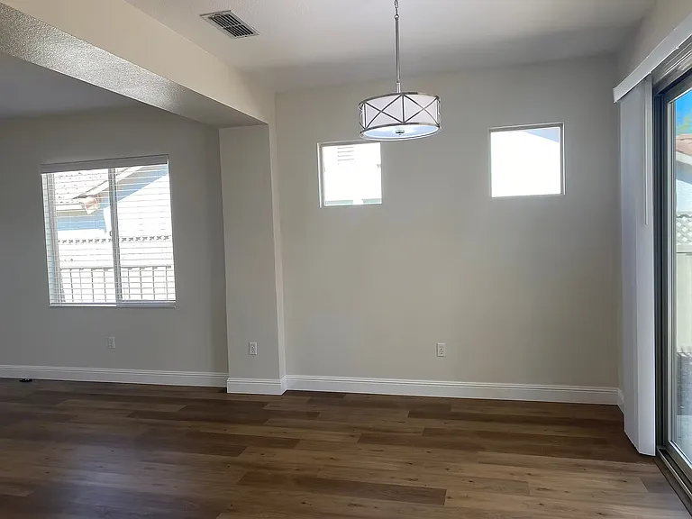 2480 Fountain Hill Loop — Photo 3