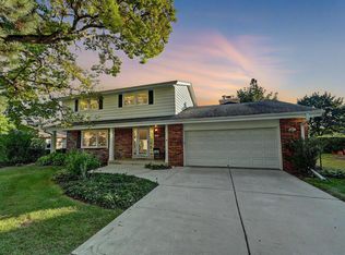 12985 W Brentwood Dr, New Berlin, WI 53151