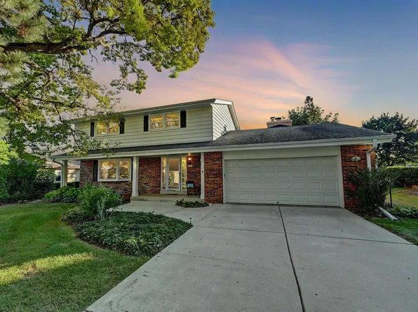 12985 West Brentwood DRIVE, New Berlin, WI 53151