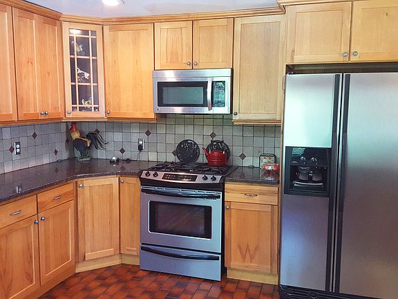 4th image of 8555 Merrihurst Dr