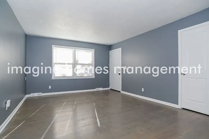 2 bed, 1.0 bath, 808 sqft, $1,295 — Photo 4