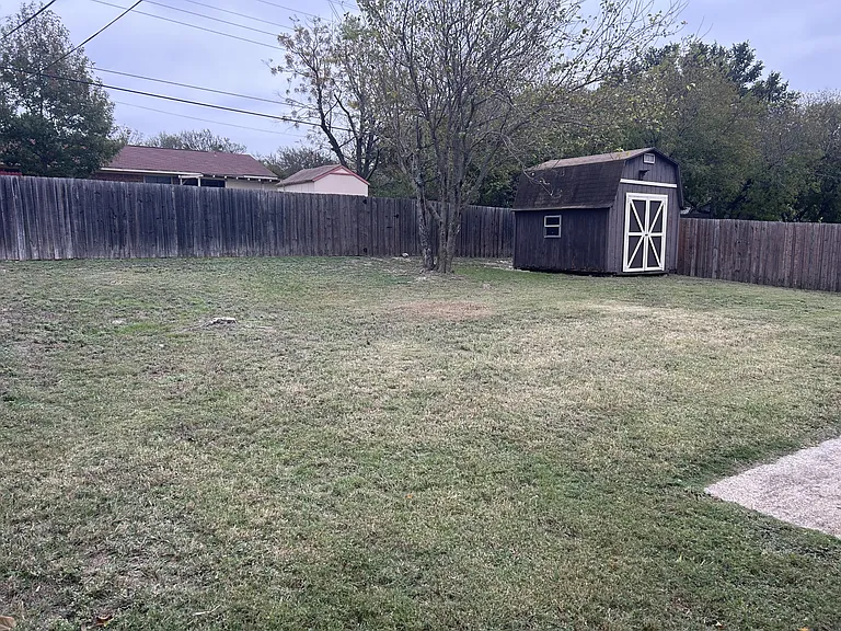 1105 Saturn Dr — Photo 10