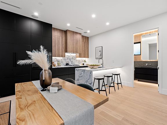 3rd image of 5034 Granville St #1