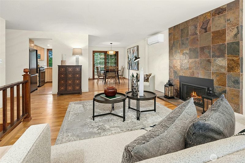 5th image of 17518 NE 22nd Court