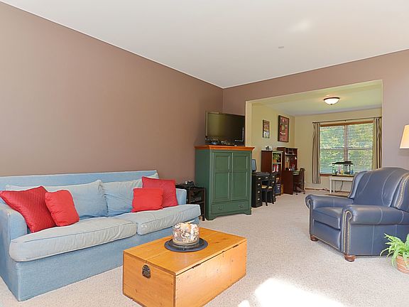 5th image of 6080 Irene Dr